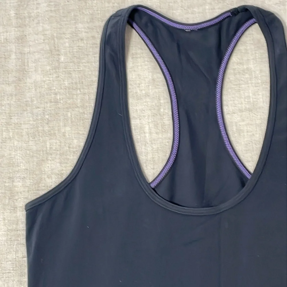 Lululemon Cool Racerback (First Release) light‎ luon tank top. Size 6. Grey.